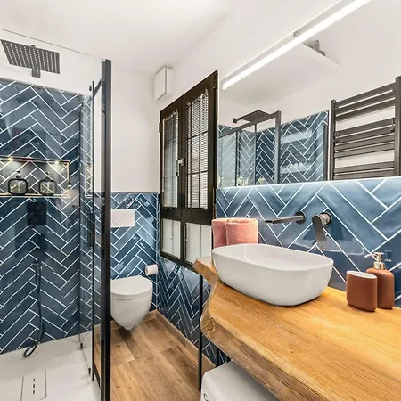 Exclusive Design Apartment